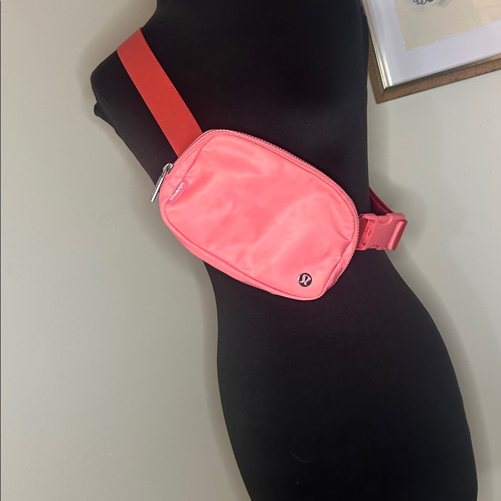 Lululemon | 1L Pink Everywhere Belt Bag - Picture 2 of 4